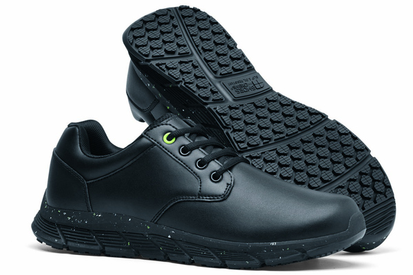 Wir bei Shoes For Crews lieben den Saloon II Eco, da er nicht nur stylisch und hochwertig, sondern auch nachhaltig ist