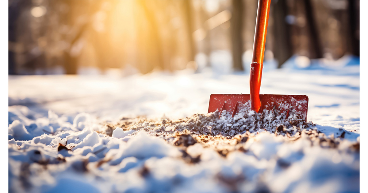 In der kalten Jahreszeit bei Eis und Schnee sind Winterarbeitsschuhe besonders wichtig.