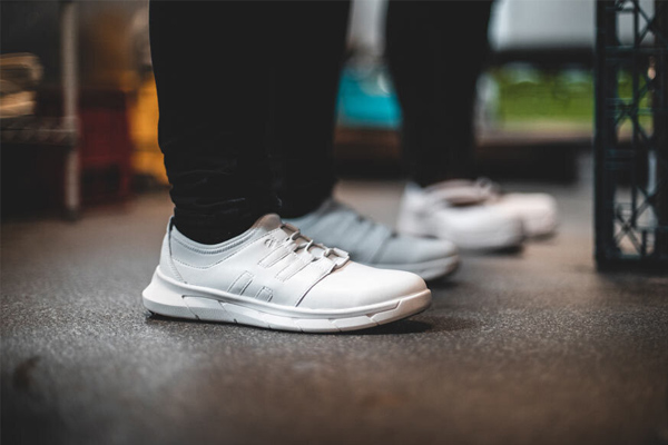 Zapatos en color blanco del modelo Karina, de Shoes For Crews