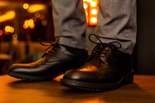 Chaussures de travail pour personnel de salle d'un restaurant