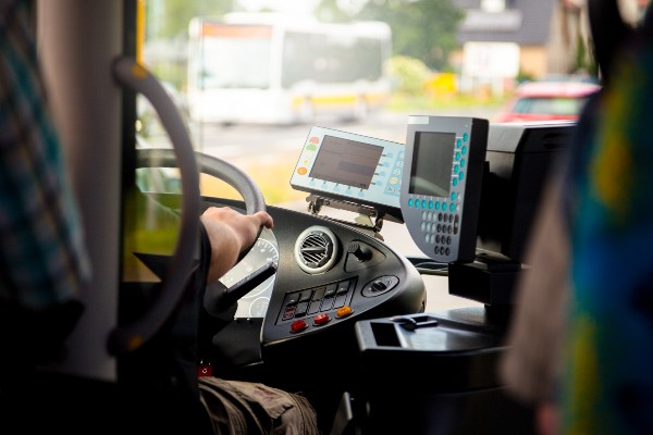 Vue du tableau de bord d’un chauffeur de bus