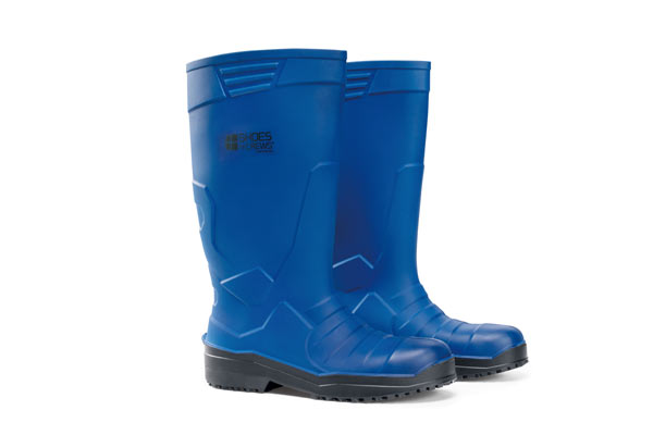 Blue work boots with black slip-resistant outsoles that protect against -20ºC temperatures